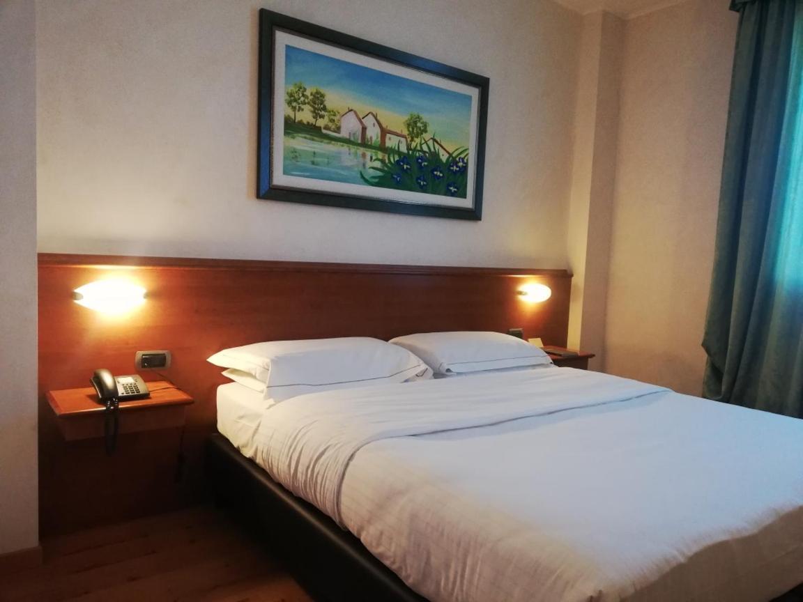 Point Hotel 피오베디사코 외부 사진